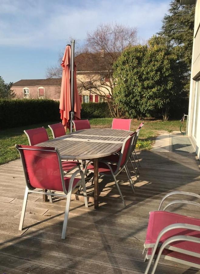 Chambre Lumineuse Dans Une Grande Villa Le Landeron Bagian luar foto